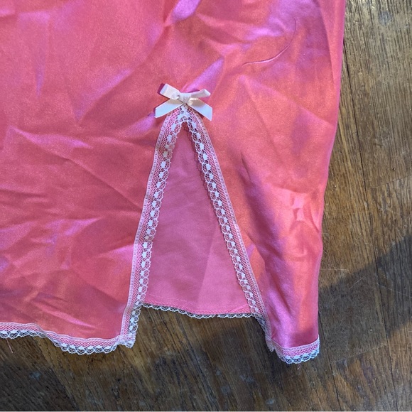 Victoria’s Secret slip - Picture 4 of 4